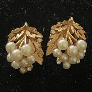 TRIFARI Gold and Pearl Leaf Earrings SIGNED.
